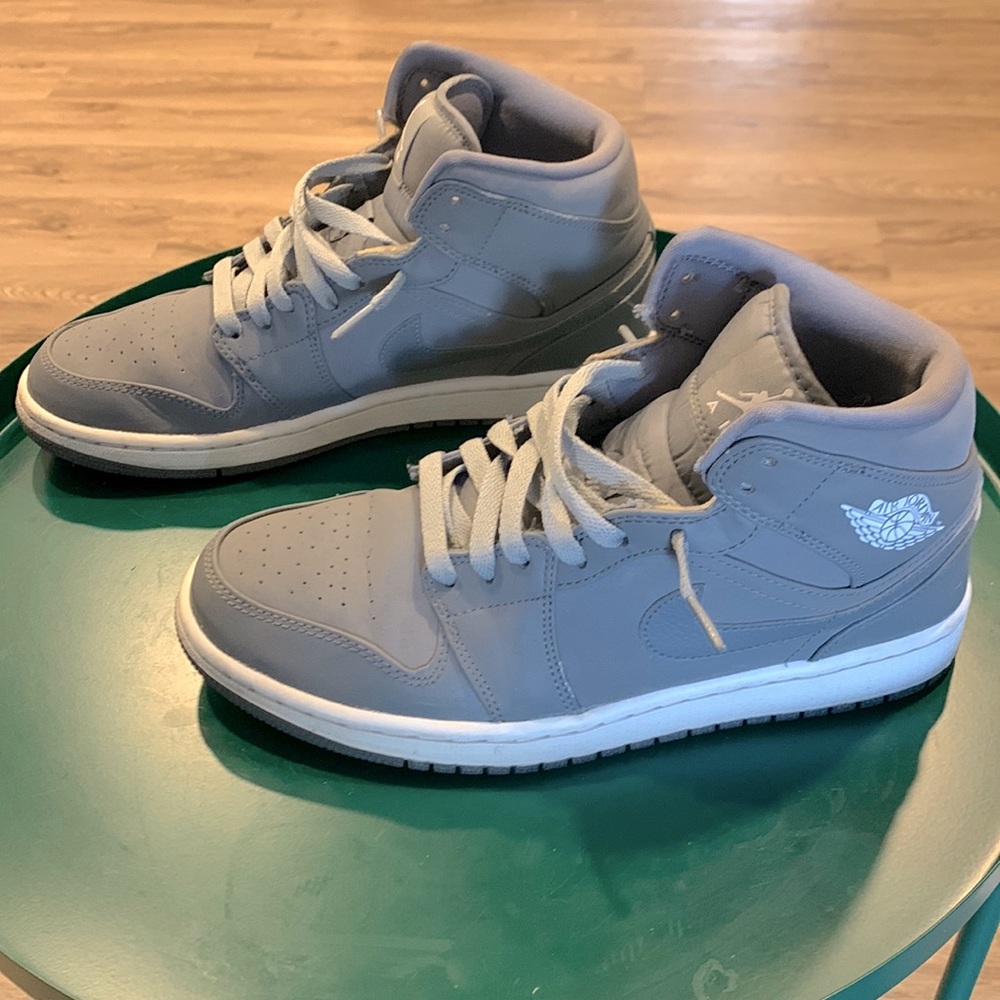 Nike Jordan 1 mid Grey SZ 8